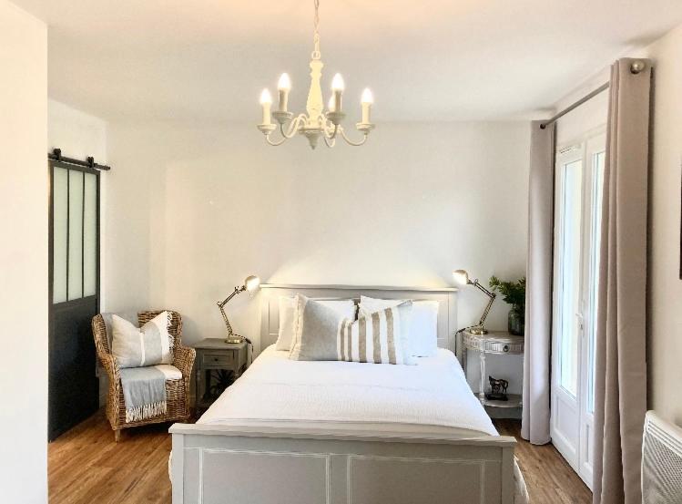 Stunning Bedroom Overlooking The Charente Bourg-Charente Εξωτερικό φωτογραφία